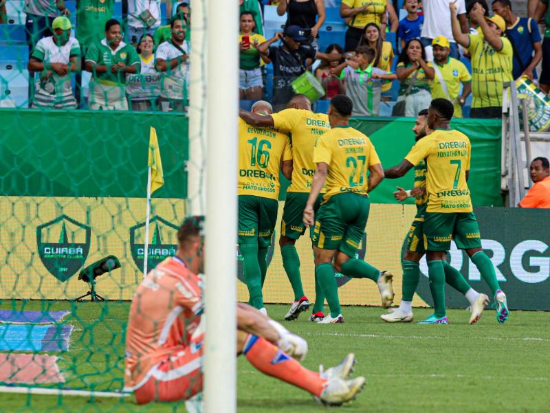 Cuiabá vence Fortaleza e fica próximo da permanência na Série A