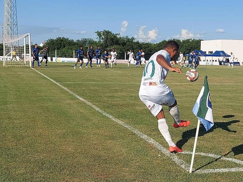 Mutum e Operário empatam sem gols no jogo de ida da semi