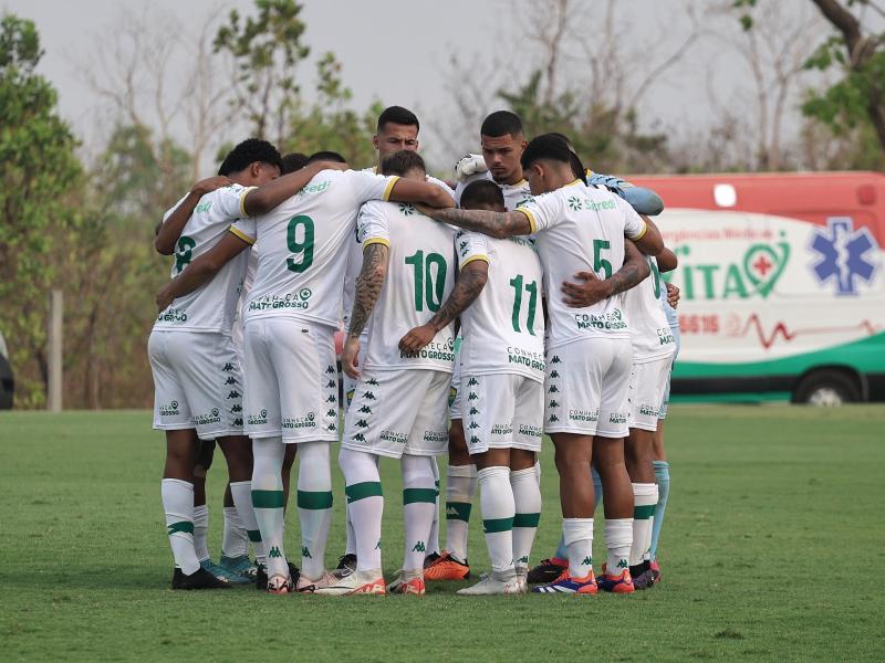 Cuiabá enfrenta Goiás fora de casa