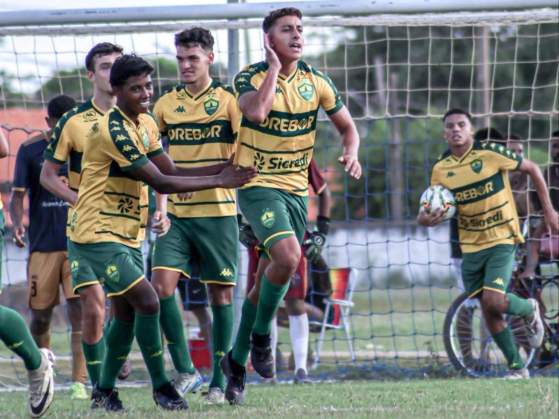 Cuiabá e Academia saem na frente na semifinal