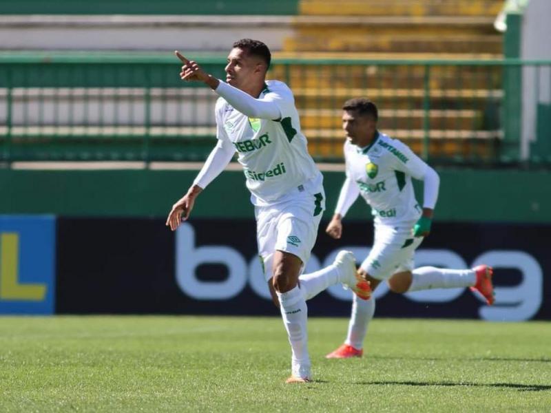 Elton marca no fim, e Cuiabá vence a 1ª no Brasileirão Série A