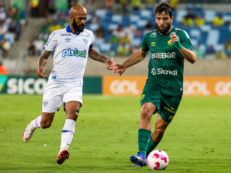 Brasileirão Série A: Cuiabá vence o Avaí no fim e deixa o Z4 