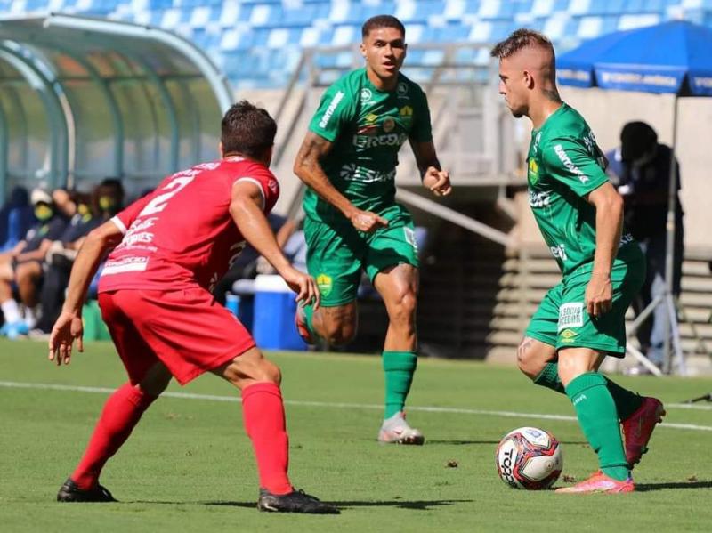 Cuiabá vence o União na Arena e segue na liderança isolada