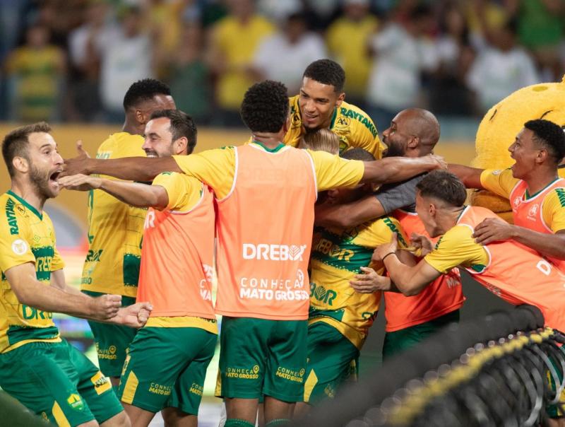 Cuiabá vence o São Paulo pelo Brasileirão