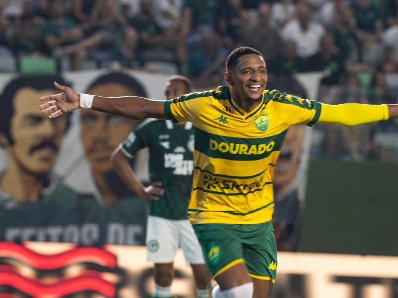 Cuiabá vence o Goiás na Serrinha pela Série B 